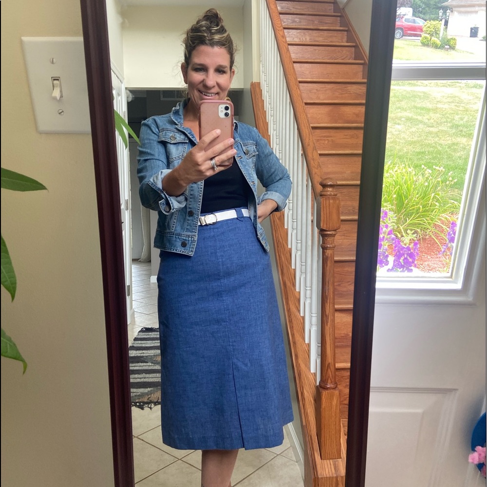 Vintage pencil blue skirt; fits like XS (2/4)